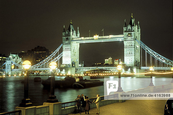 Großbritannien  London  die Tower Bridge