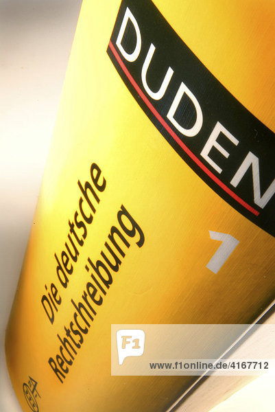 Ausgabe des DUDEN  das Standardwerk der deutschen Rechtschreibung