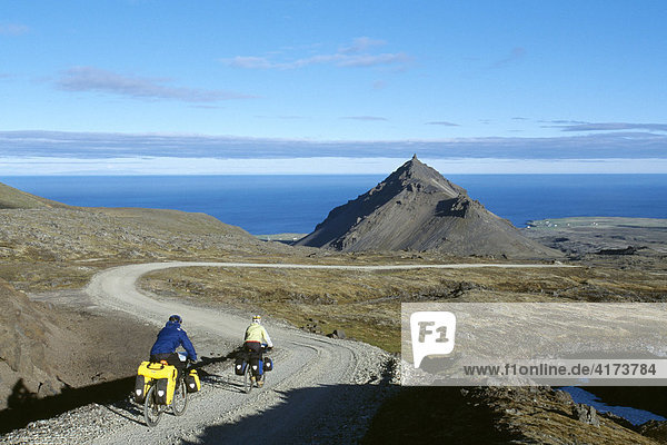Radfahrer  Snaefellsness  Berg Stapafell  Island
