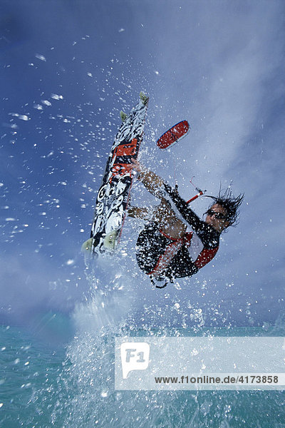 Kite surfing  Olhuveli  South Atoll  Maldives