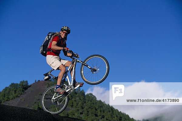 Mountainbiker  Montana Quemada  La Palma  Kanaren  Spanien