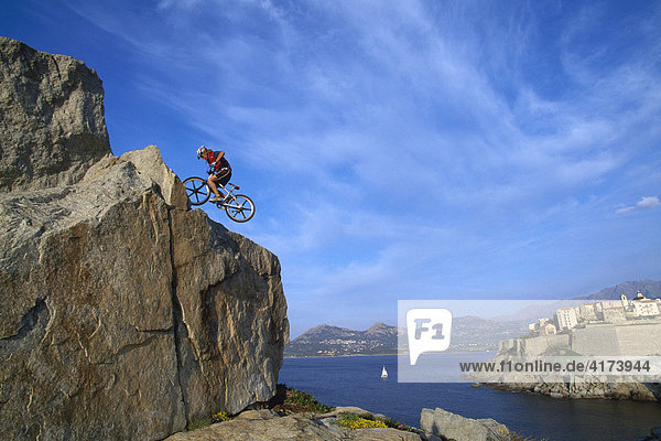 Mountainbiker  Calvi  Korsika  Frankreich