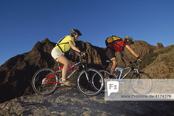 Mountainbiker  Teide-Gebirge  Teneriffa  Spanien