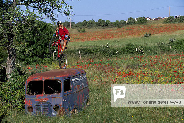 Mountainbike  Vallon Pont d´Arc  Ardeche  Frankreich