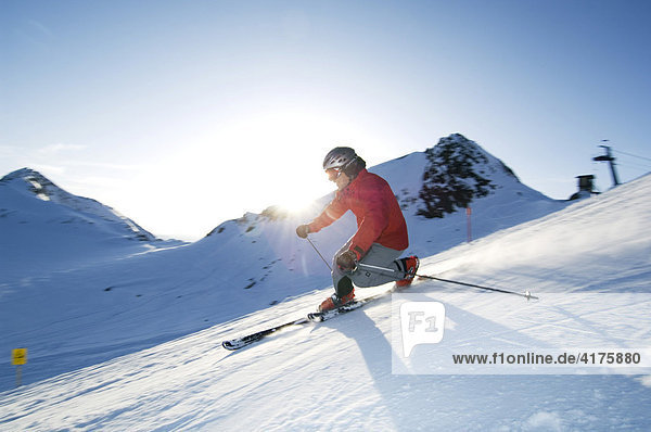 Skier  telemark skiiing  Hochstubai  Tirol  Austria  Europe