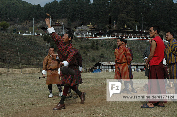 Traditional throwing of darts  Bhutan  Himalaya