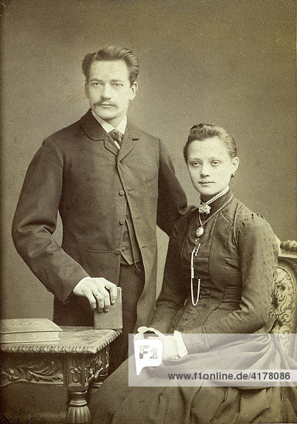 Bild eines jung verheirateten Paares  ca. 1885