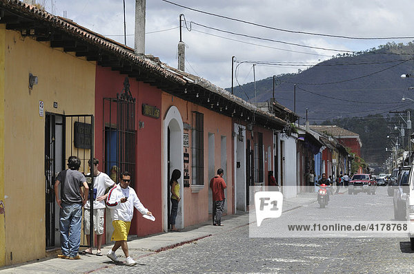 Häuserzeile  Antigua Guatemala  Guatemala  Mittelamerika