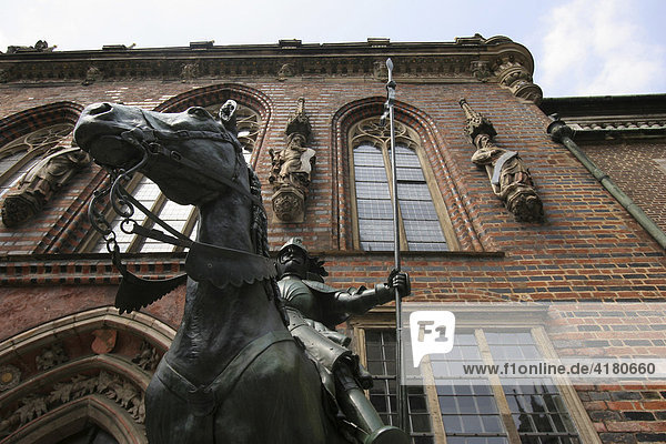 Equestrian statue  town hall  Bremen  Germany  Europe