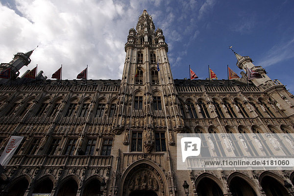 Town Hall (Gothic architecture) at the main square (French: Grand Place  Dutch: Grote Markt) in Brussels  Belgium  Europe