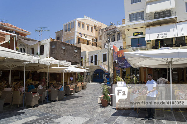 Restaurants in der Altstadt von Chania  Kreta  Griechenland  Europa