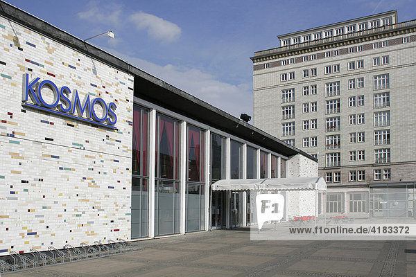Kino Kosmos an der Karl-Marx-Allee Das größte und modernste Kino der DDR in Berlin Deutschland Europa