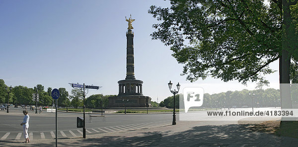 Panoramaaufnahme des großen Sterns mit der Siegessäule in Berlin  Deutschland  Europa
