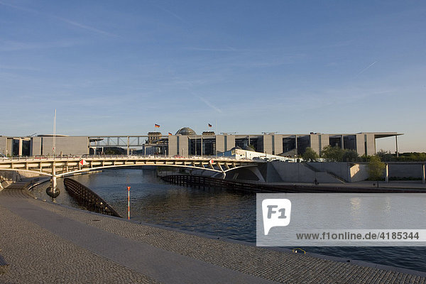 Marie Elizabeth Lueders house library of the federal parliament  bridge across the river Spree  Berlin  Germany