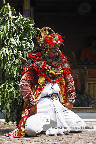 Barong Tanz in Gianyar  Bali  Indonesien  Asien