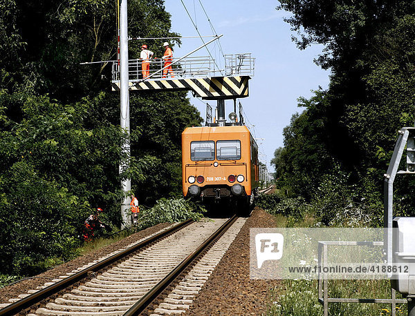 Cutting free the railroad line of rank growth