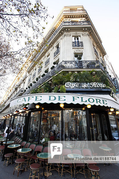 Cafe de Flore im Quartier Saint-Germain-des-Pres  PARIS  FRANKREICH