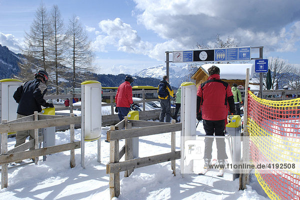 Skiers in winter  Laternsertal Valley  Bregenzerwald Forest  Vorarlberg  Austria  Europe