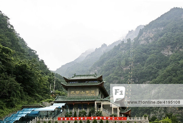 Seilbahn zum Tempel Zixiaogong  Wudangshan  China