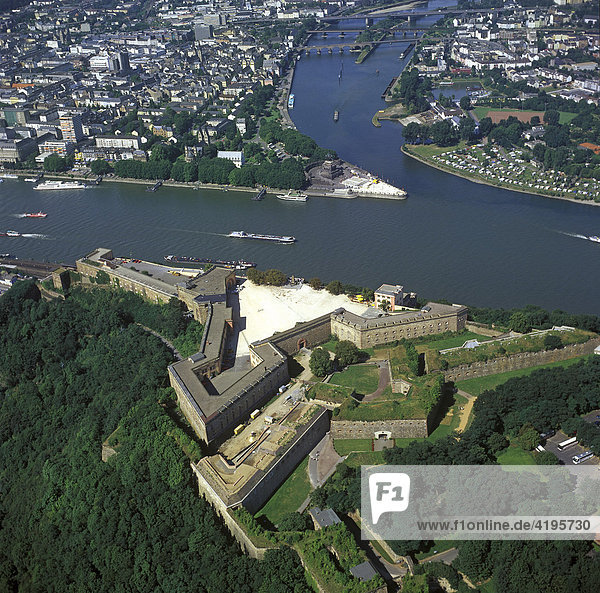 Festung Ehrenbreitstein und Deutsches Eck  Luftaufnahme  Koblenz  Rheinland-Pfalz  Deutschland  Europa
