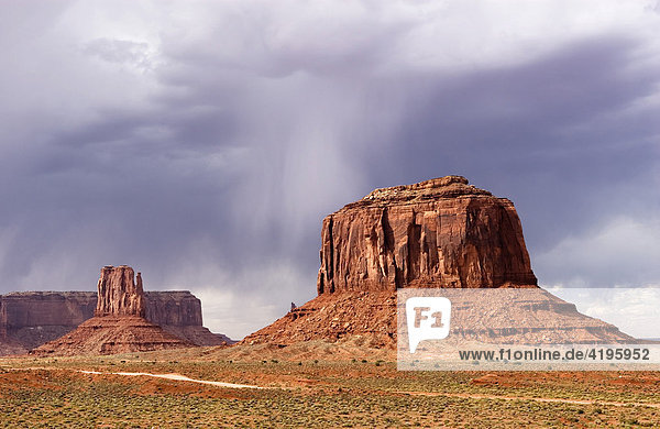 Monument Valley  Navajo Tribal Park  Arizona  USA