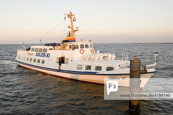Passagierschiff ADLER-XI  Seebad Ahlbeck  Insel Usedom  Mecklenburg-Vorpommern  Deutschland  Europa