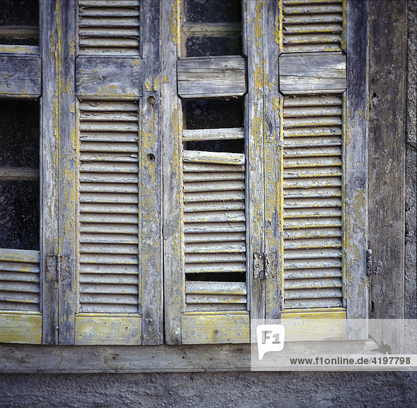 An rotten old shutter