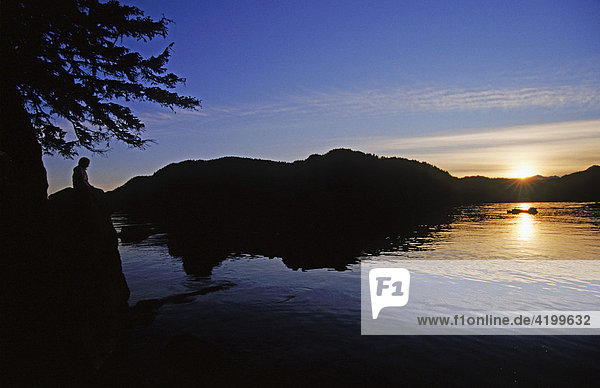 Sonnenuntergang über dem Fjord  Prince William Sound  Alaska  USA