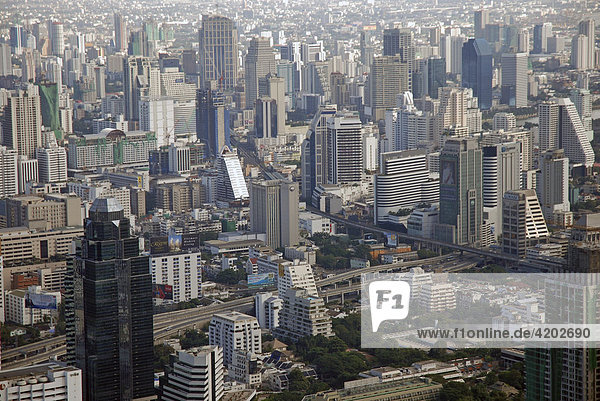 Blick vom Baiyoke Tower  höchstes Gebaeude Thailands  Bangkok  Asien