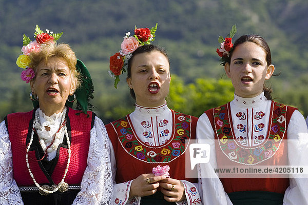 Trachtengruppe  Rosenfest  Karlovo  Bulgarien