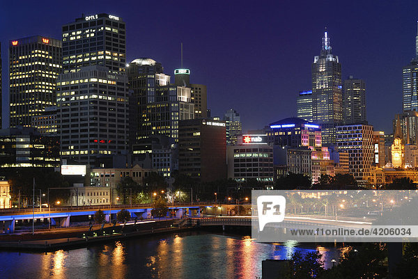 Stadtansicht am Yarra River  Melbourne  Australien