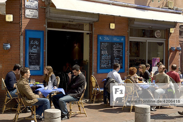 Strassencafe  Altstadt  Toulouse  Midi-Pyrenees  Haut-Garonne  Frankreich