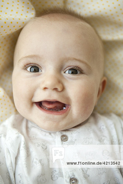 Baby lächelnd  Portrait