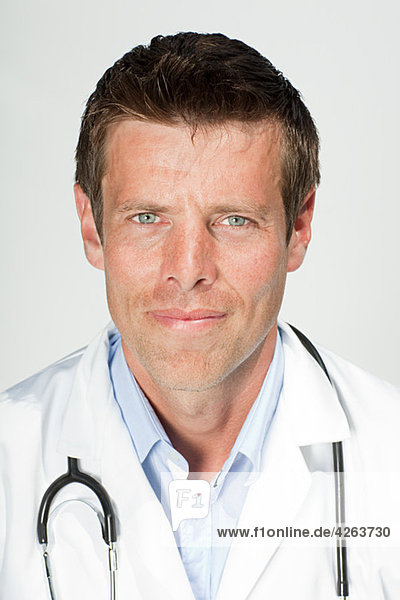 Porträt eines männlichen Arztes