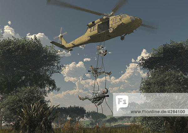 Soldaten steigen aus Hubschrauber