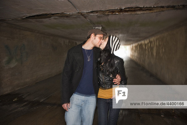 küssen  Tunnel