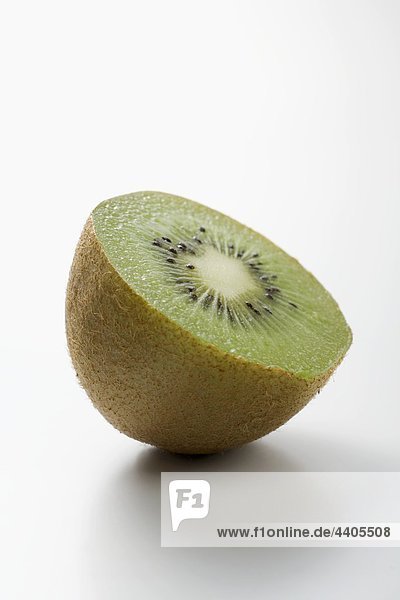 Hälfte ein Kiwi Obst