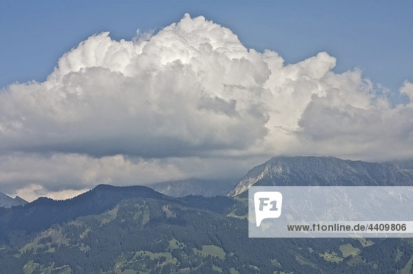 Deutschland  Bayern  Allgäu  Hochgebirgsansicht mit Wolken