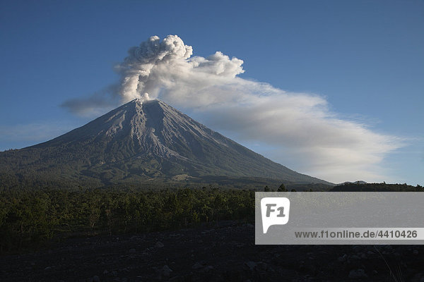 Indonesia  Java  Semeru volcano erupting