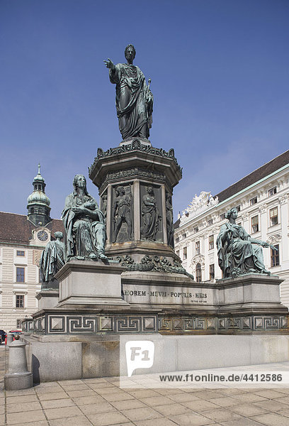 Österreich  Wien  Kaiser Franz I. Denkmal mit Gebäuden