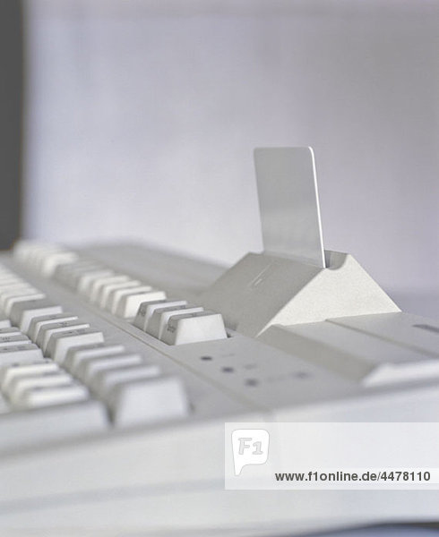 Detail einer Tastatur und eines Kartenlesers