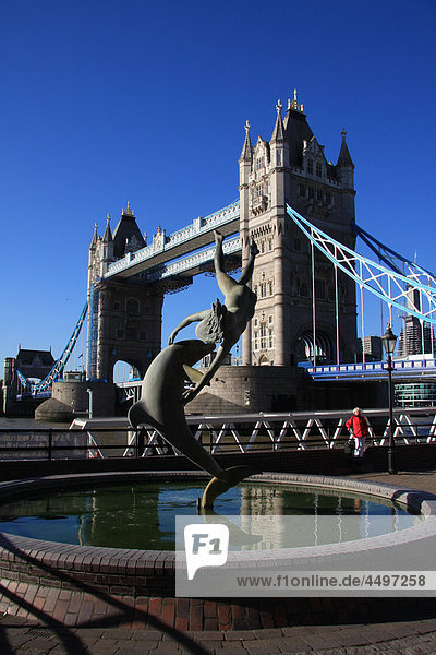 Great Britain  England  UK  United Kingdom  London  travel  tourism  Tower Bridge  landmark  bridge  Thames  river  flow  well  dolphin  plastic