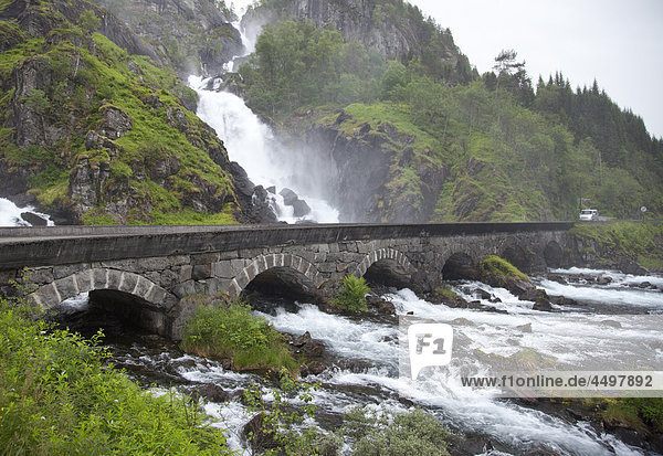 Cascade  Landschaft  Norwegen  Telemark  Skandinavien  Brücke  Berg  Landschaft  Fluss  Strom