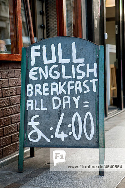 Vollständiges englisches Frühstücksschild