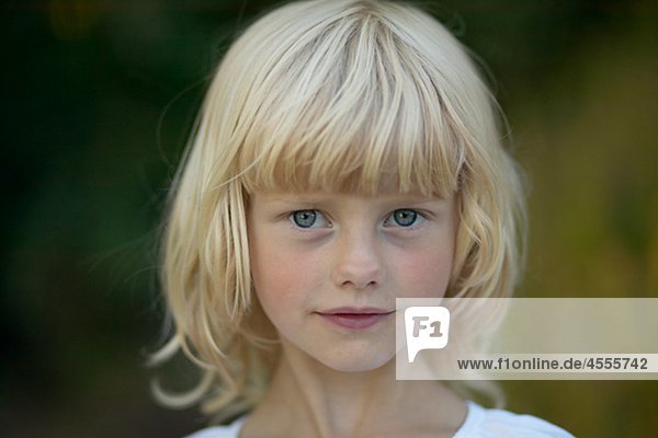 Der blonde Mädchen Außenaufnahme portrait