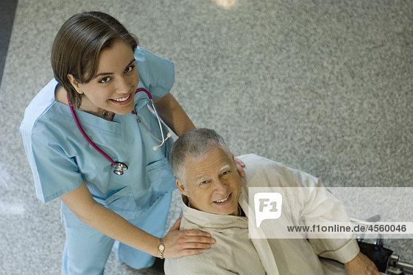 Krankenschwester und Patient  Portrait