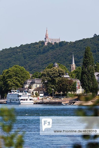 Europa  Deutschland  Rheinland-Pfalz  Blick auf Rheinschlucht und Rochuskapelle im Hintergrund