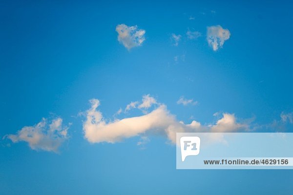 Kroatien  Wolken in Form eines Gesichts mit Schnurrbart am Himmel
