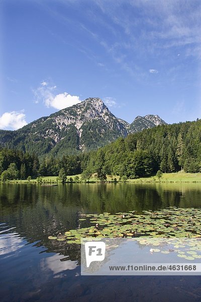 Österreich  Salzkammergut Ausseerland  Blick auf den sommersbergsee bei hoher sarstein
