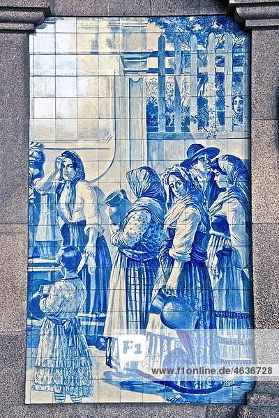 Sao Bento railway station azulejos earthenware tiles Porto